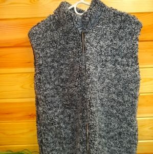 Sleeveless fluffy vest